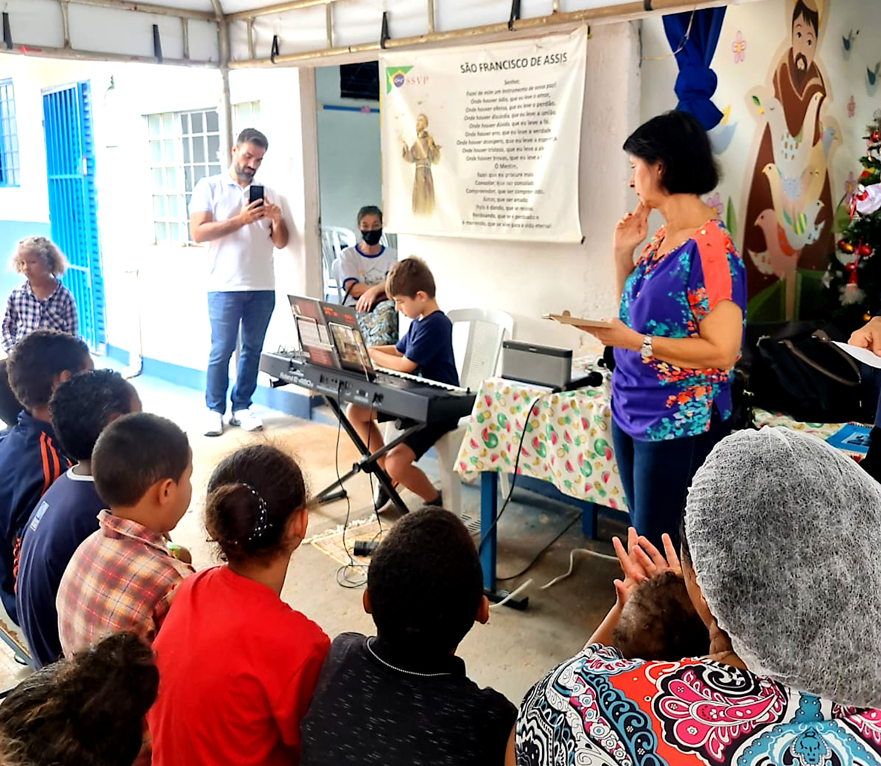 APRESENTAÇÃO CULTURAL DESPERTA INTERESSE DE CRIANÇAS DA ASFA EM APRENDER A TOCAR INSTRUMENTOS MUSICAIS