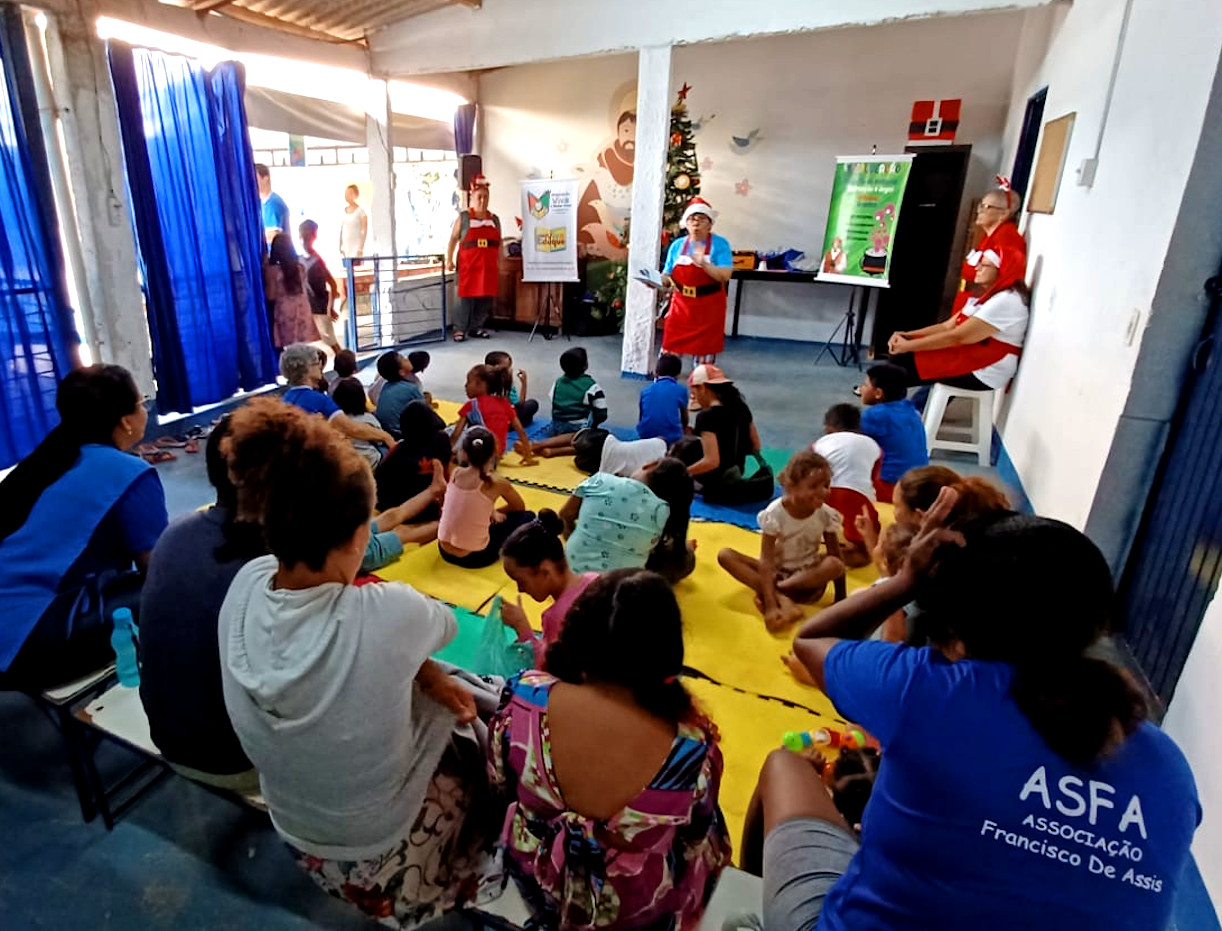 CRIANÇAS DA ASFA INTERAGEM NA CONTAÇÃO DE HISTÓRIA DE VOLUNTÁRIOS DA ASSOCIAÇÃO VIVA E DEIXE VIVER